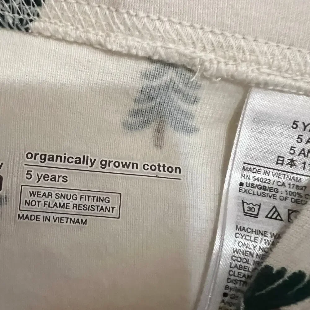Gap organic holiday tree pajamas